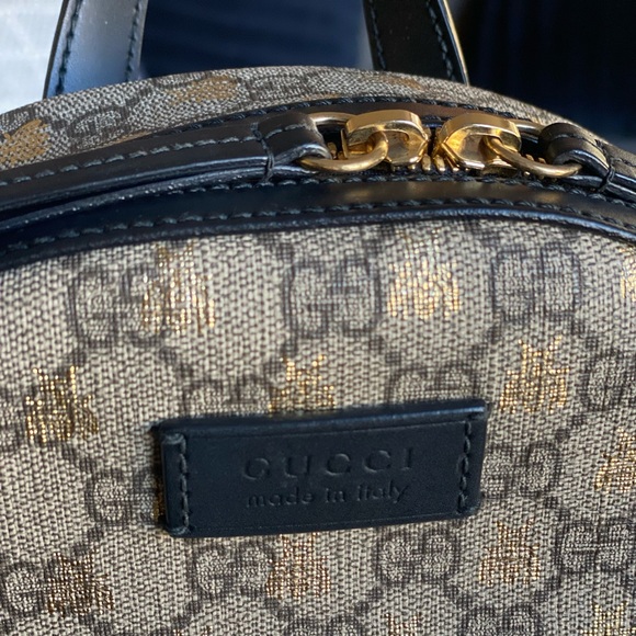 Gucci Zip Pocket Printed Gg Coated Canvas Mini Backpack gold bumble bees - Picture 2 of 8